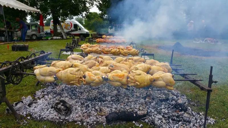 Pompiers amicale photo poulet2017 800