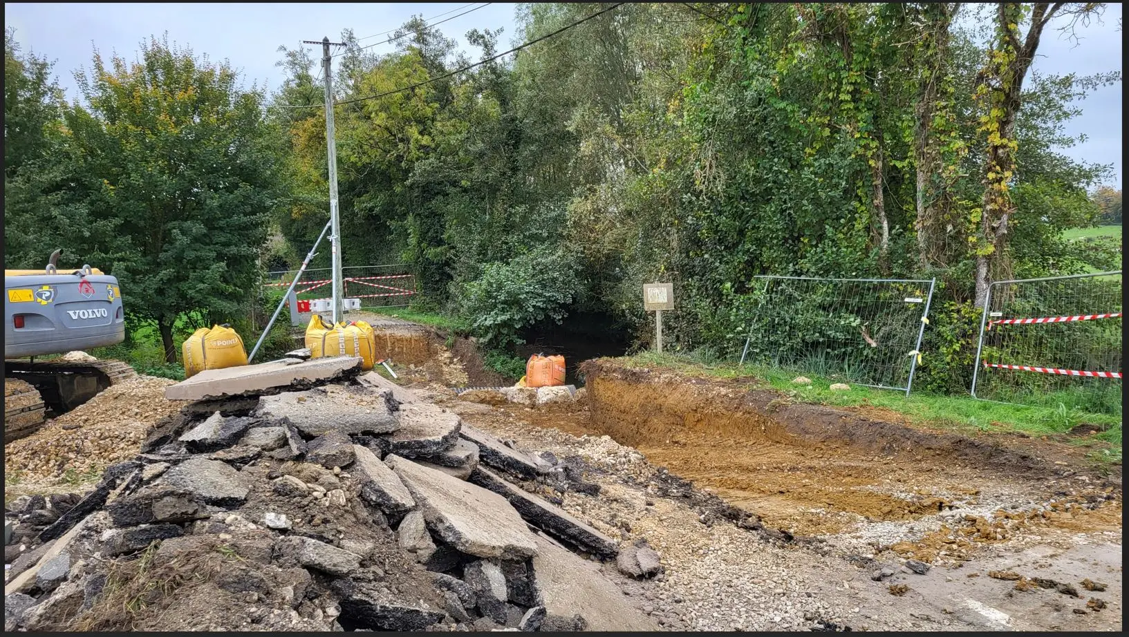 Pont de la morte renforcement des berges web